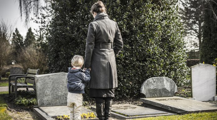 ¿Cómo hablar de la muerte con nuestros hijos? Cómo hablar de la muerte a nuestros hijos